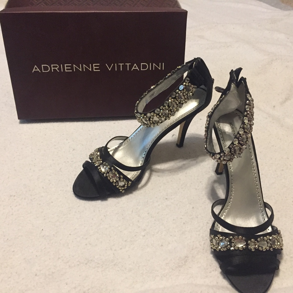 Adrienne Vittadini heel